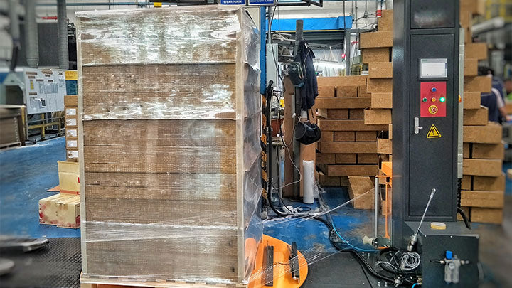 5 benefits of using a pallet wrap machine